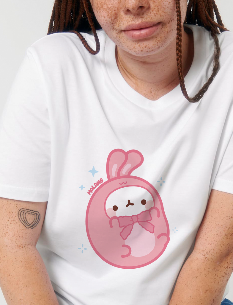 Photo zoomée du t-shirt TXT où Molang est déguisé en lapin rose